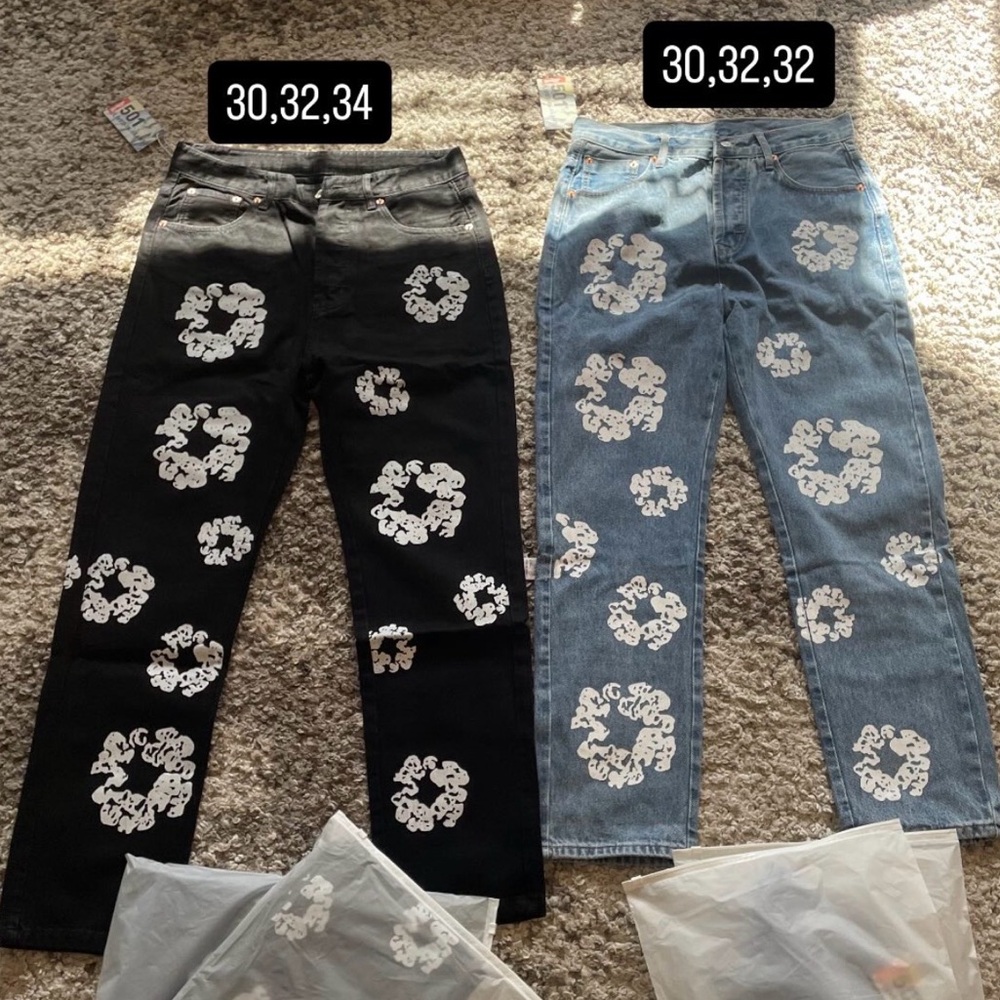 Men's Black and Blue Graphic Jeans